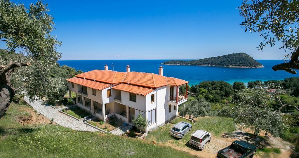 Aphrodite Villas Koinyra Exterior photo