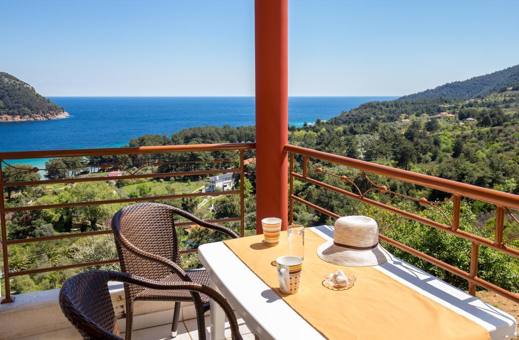 Aphrodite Villas Koinyra Exterior photo