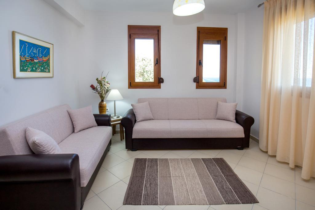 Aphrodite Villas Koinyra Exterior photo