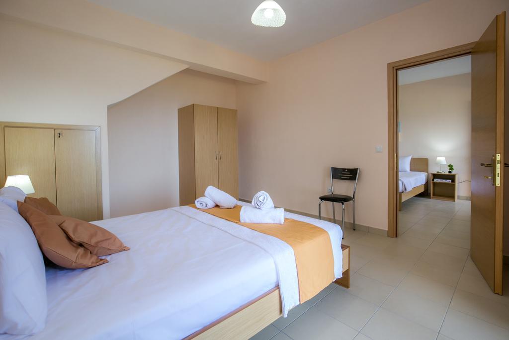 Aphrodite Villas Koinyra Exterior photo