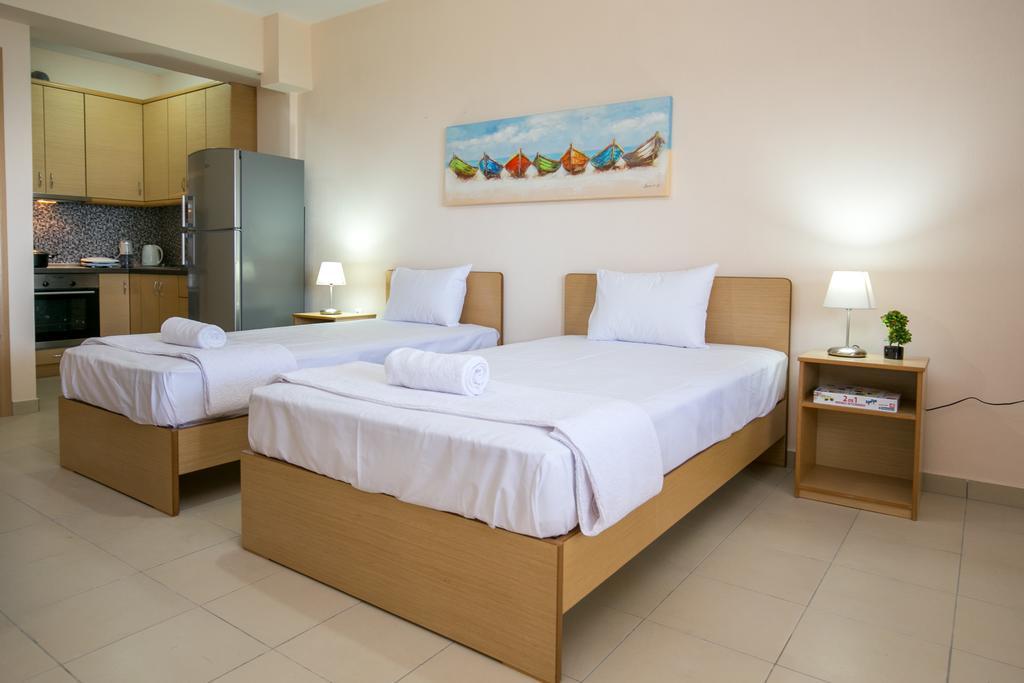 Aphrodite Villas Koinyra Exterior photo