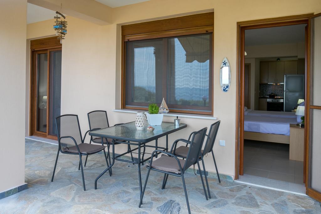 Aphrodite Villas Koinyra Exterior photo