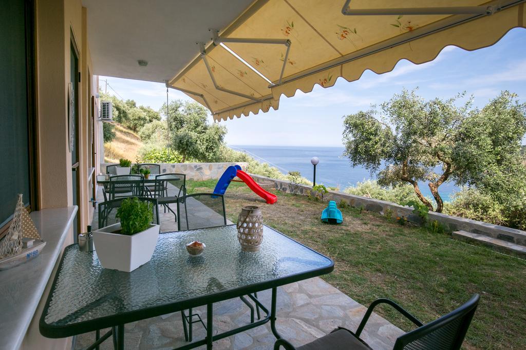 Aphrodite Villas Koinyra Exterior photo
